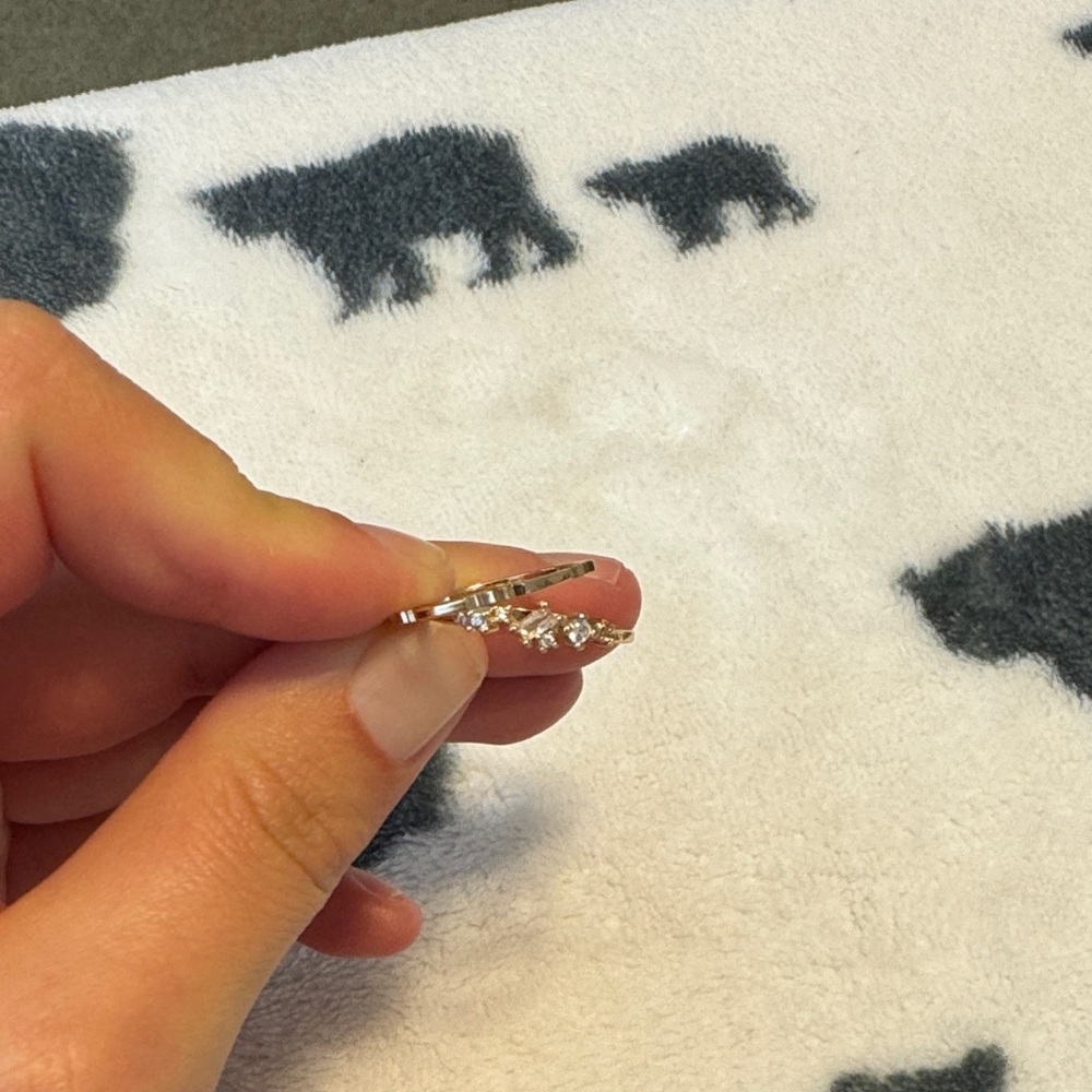 Francesca’s Elegant Silver Ring with Clear Stones